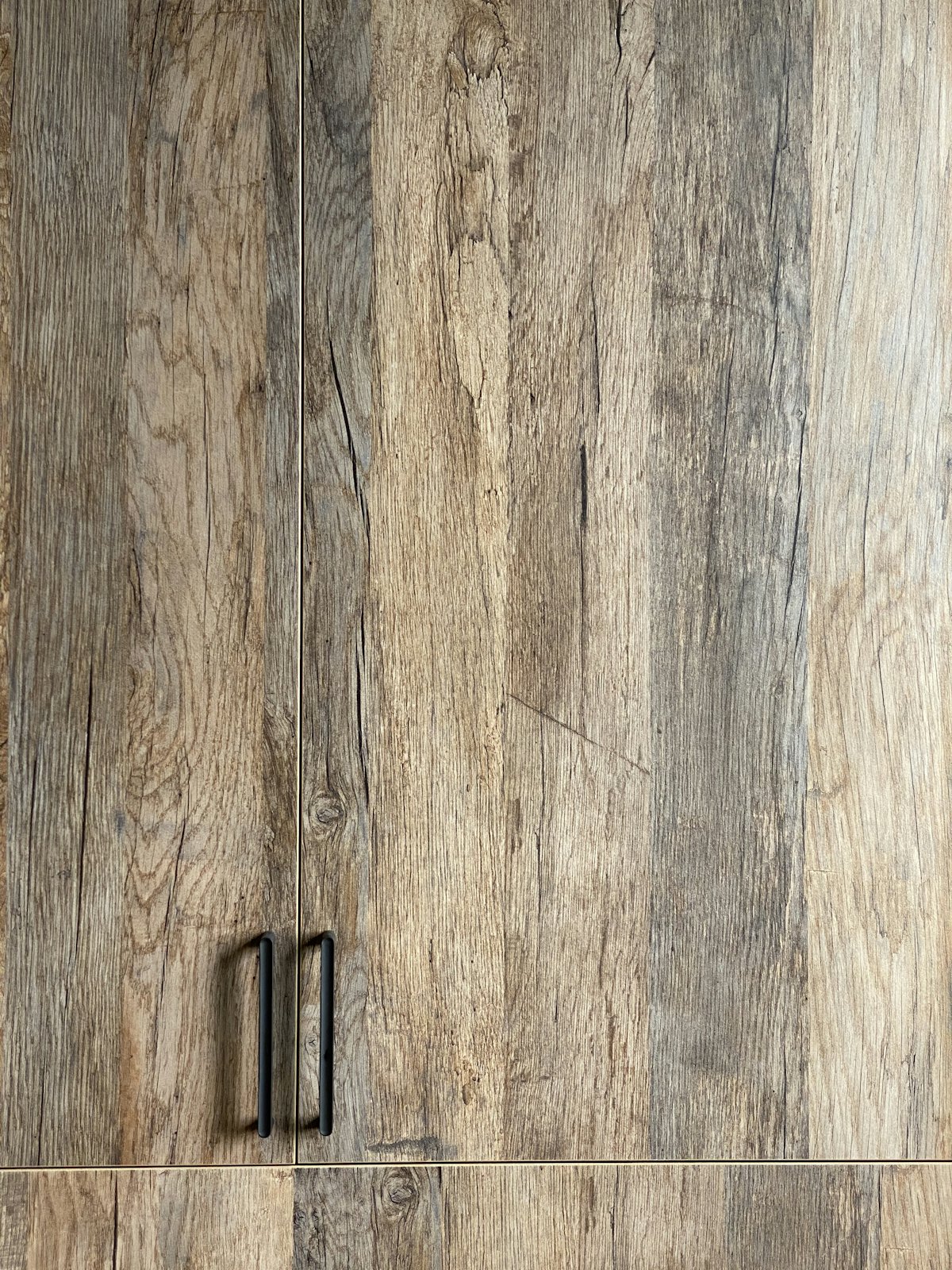 Rigid core SPC vinyl flooring.
